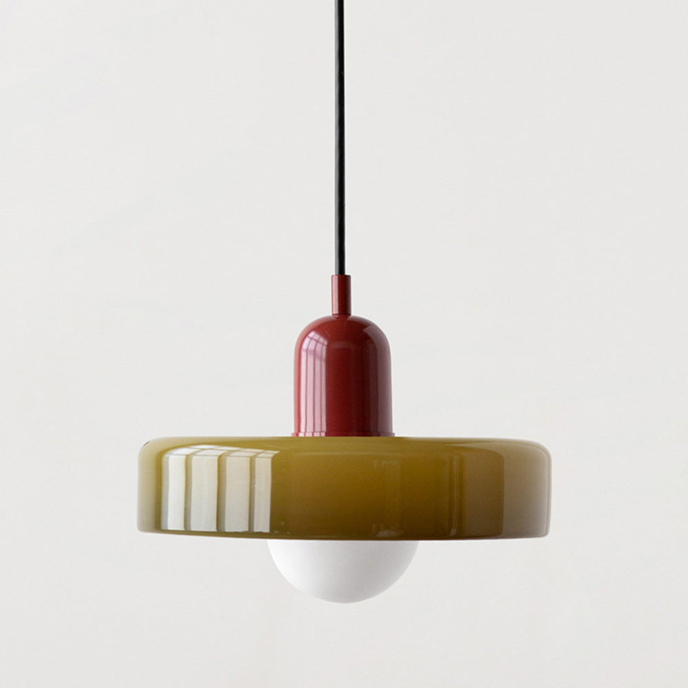 Farbenfrohe Glas Hängelampe im Bauhaus Design, ideal für Esszimmer Beleuchtung.