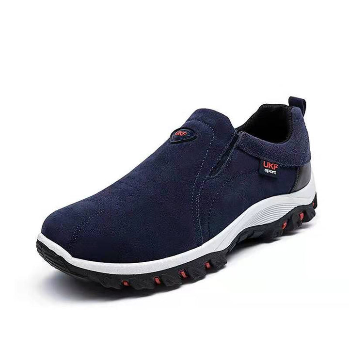 Herren Wanderschuhe mit optimaler Dämpfung und Profilsohle, bereit für jedes Abenteuer und Gelände.