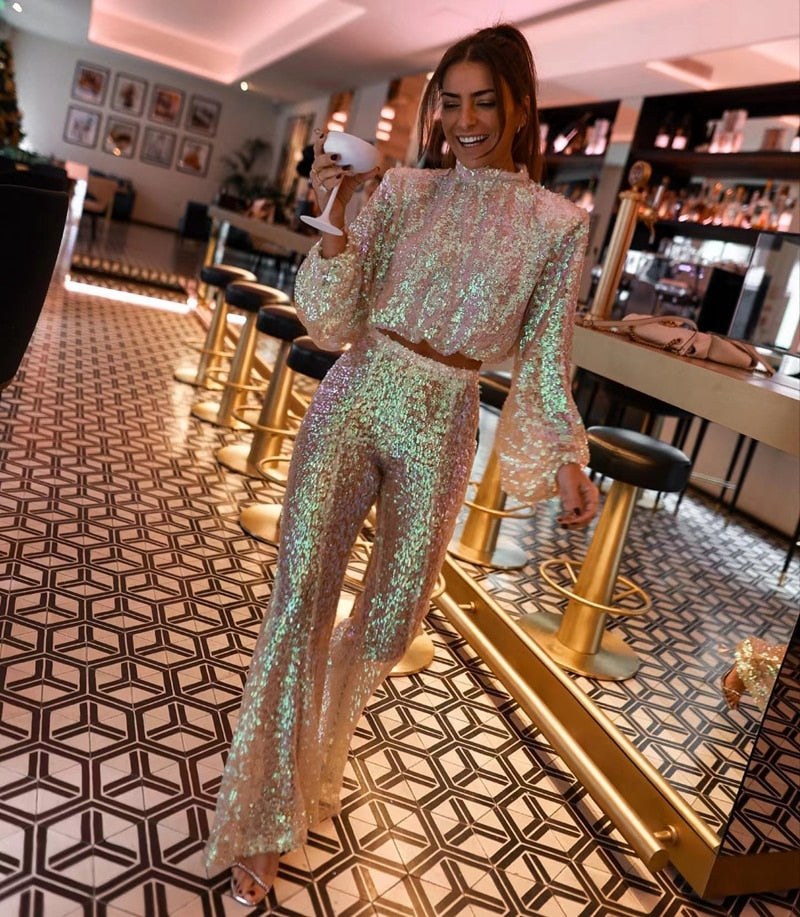 Glitzerndes Damen Pailletten-Outfit, Zweiteiler. Elegantes Crop Top & High Waist Rock, ideal für festliche Anlässe.