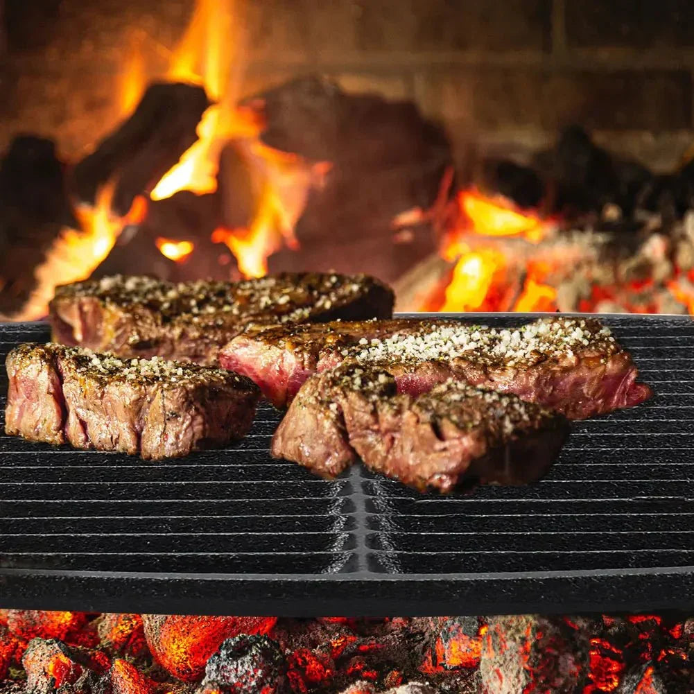 Hochwertiger runder Gusseisen Grillrost, robust und ideal für intensives Grillen und beste Grillergebnisse.