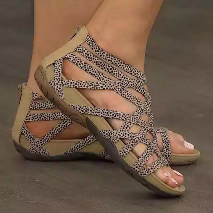 Vielseitige Damen Sandalen im Gladiator-Stil, flach und komfortabel. Ideale Sommerschuhe für Freizeit und Urlaub.
