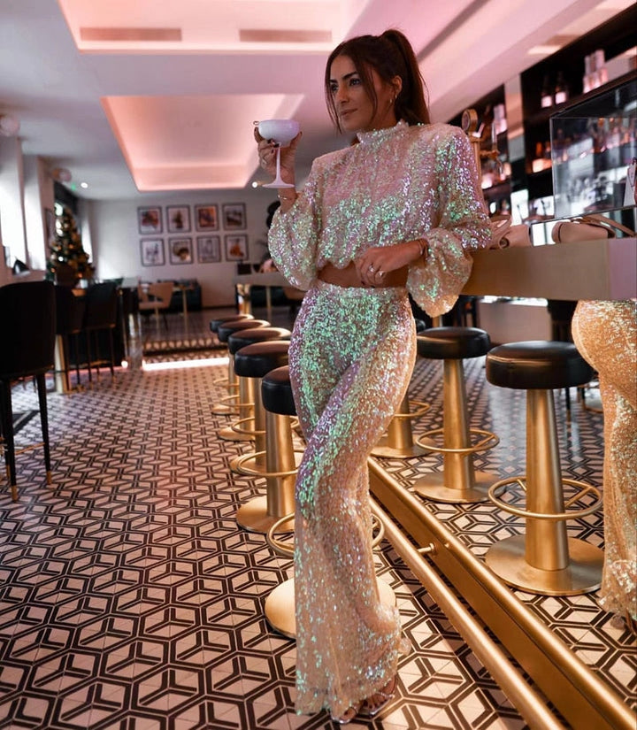 Festliches Damen Pailletten-Set. Glamouröser Zweiteiler mit Crop Top & High Waist Rock für Party & Abend.