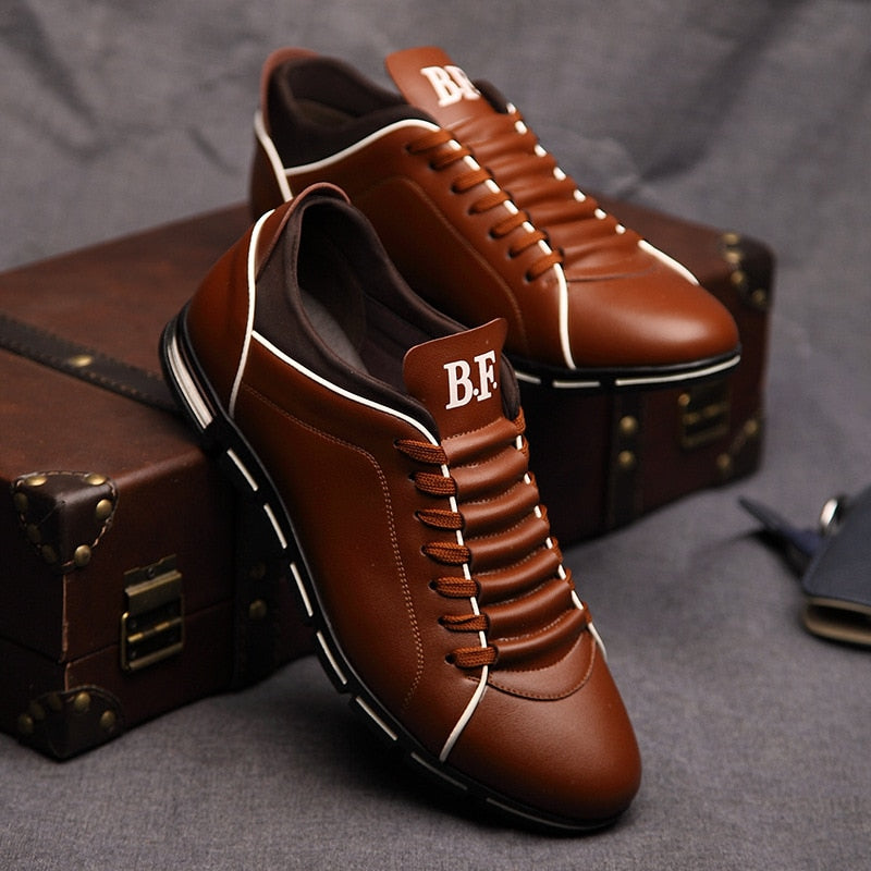 Herren-Sneaker für Freizeit & Sport. Bequeme Alltagsschuhe mit flacher Sohle für Männer.