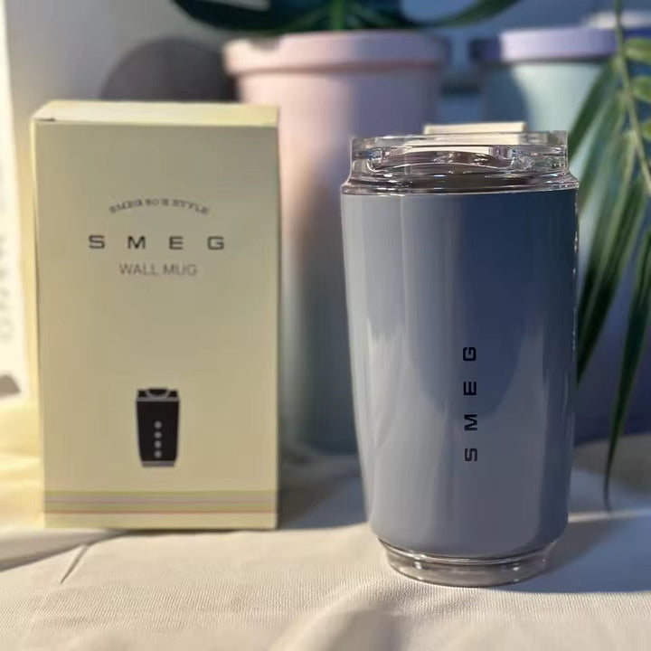 Kleiner, handlicher Isolierbecher, passt in jede Tasche, perfekt für unterwegs & auf Reisen.