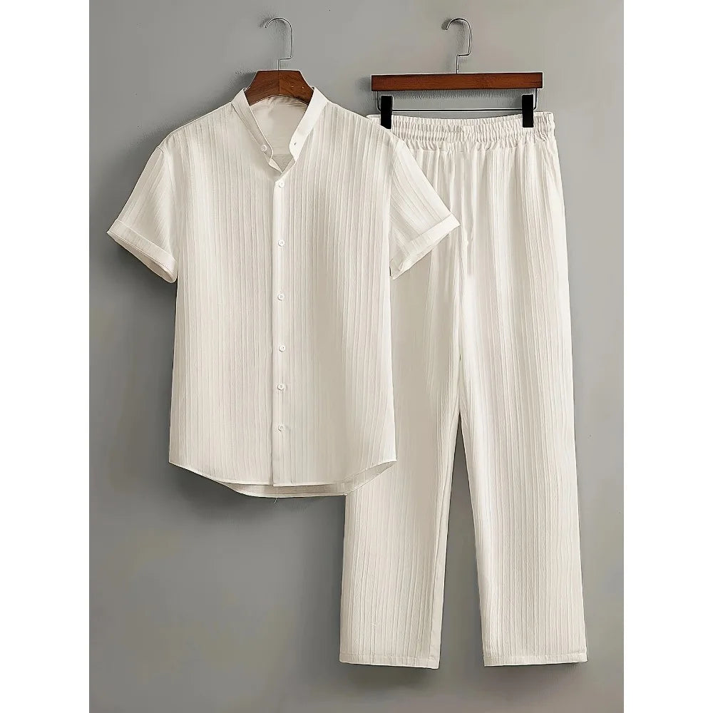 Lässiges Herren Zweiteiler-Set: Bequemes Langarmhemd & atmungsaktive Hose, ideal für Sommer.