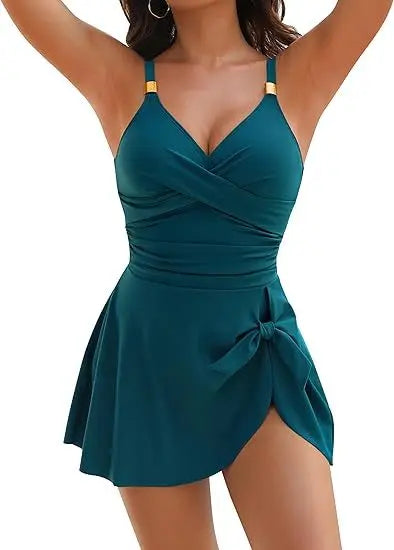 Damen Badeanzug in eleganter Wickeloptik, figurformend & sexy für einen selbstbewussten Auftritt.