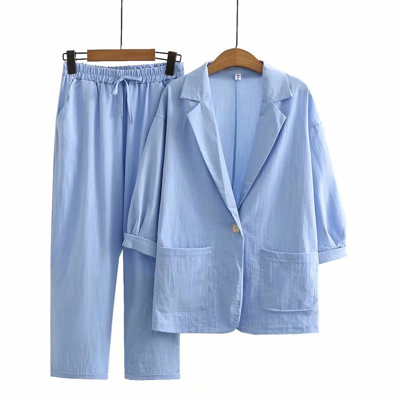 Elegantes Damen Kombi-Set, bürotauglich und stilvoll. Perfekt für den Sommer als Zweiteiler oder einzeln tragbar.