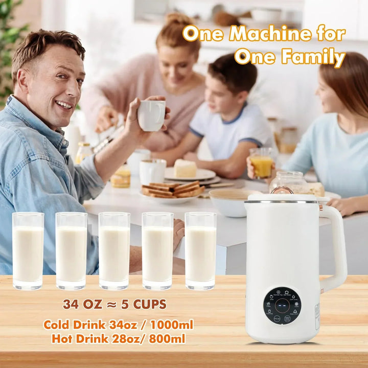 Frisch zubereitete Mandelmilch aus dem 1000 ml NutriBlend Nussmilchmaker, bereit für gesunde Smoothies.