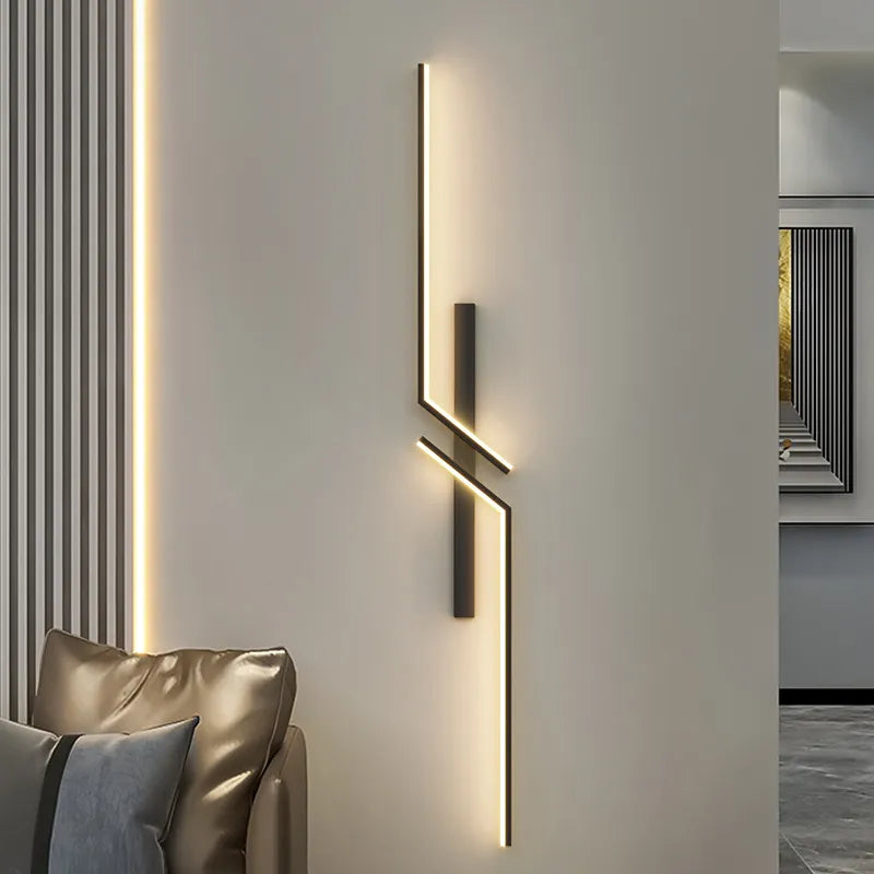 Elegante, moderne Wandleuchte in geometrischem Design. Perfekt für stilvolle Innenräume und Akzentbeleuchtung.