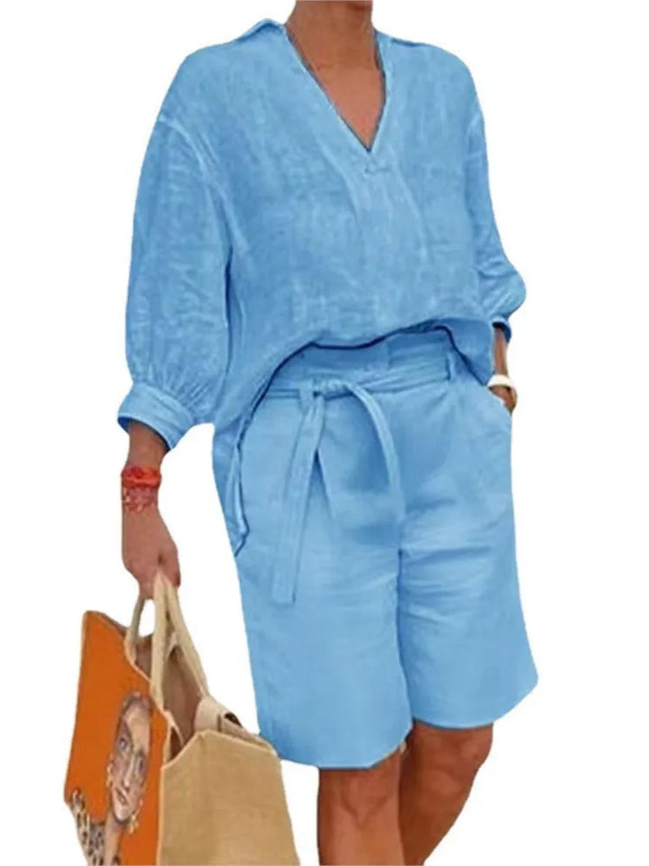 Eleganter Damen Zweiteiler aus Leinen mit Bluse & Shorts. Vielseitig kombinierbar für Sommer & Urlaub.