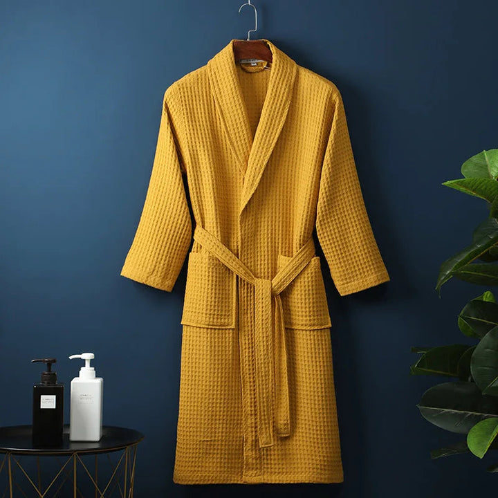 Hochwertiger Unisex Bademantel, super weich und bequem – ein perfektes Geschenk für Entspannung.