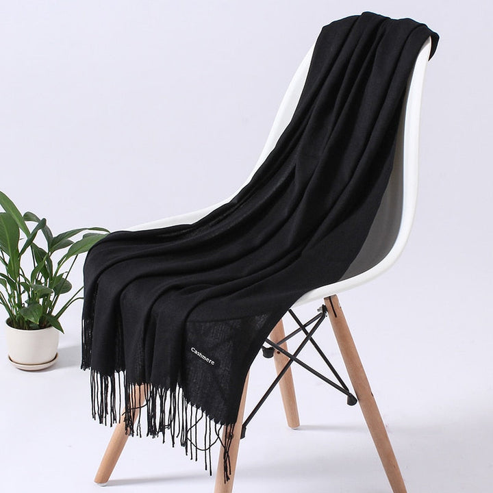 Damen Halstuch in eleganter Farbe, weich & stilvoll, perfekt als Damenschal.