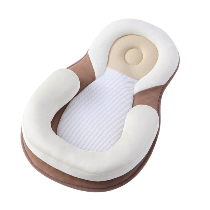 Hochwertiges Baby Schlafkissen aus Baumwolle, ergonomisch & sicher, ideal für Neugeborene, unterstützt natürliche Körperhaltung.