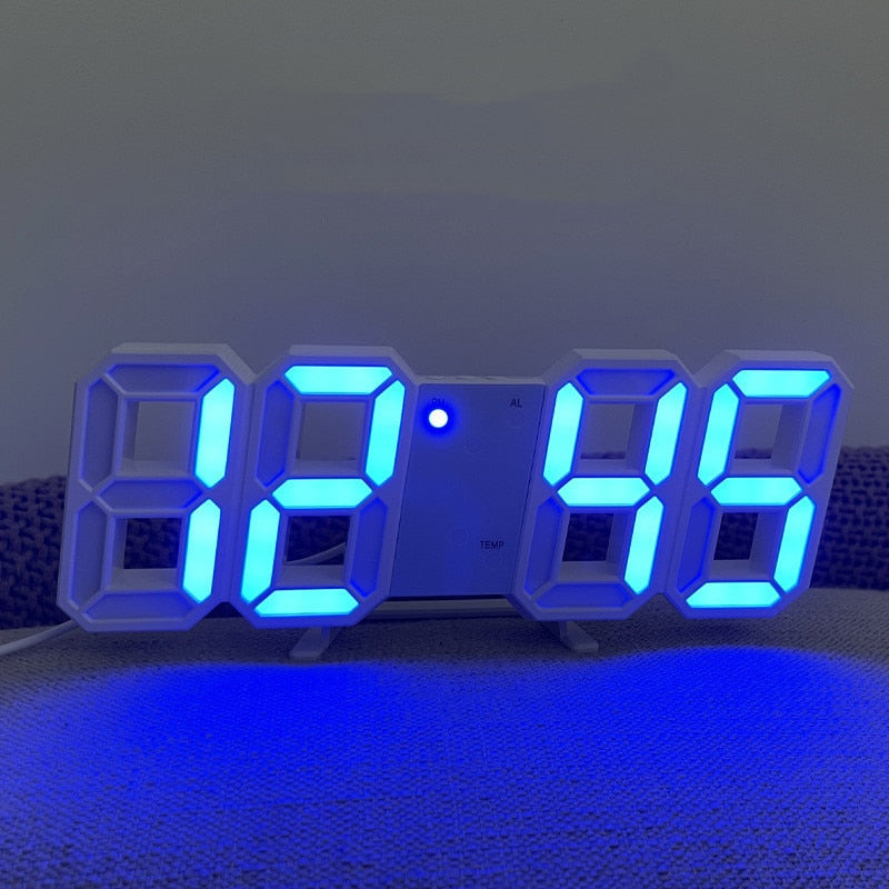 Vielseitige LED Wanduhr und Tischuhr mit Weckfunktion und Nachtmodus für klare Zeitanzeige im Dunkeln.