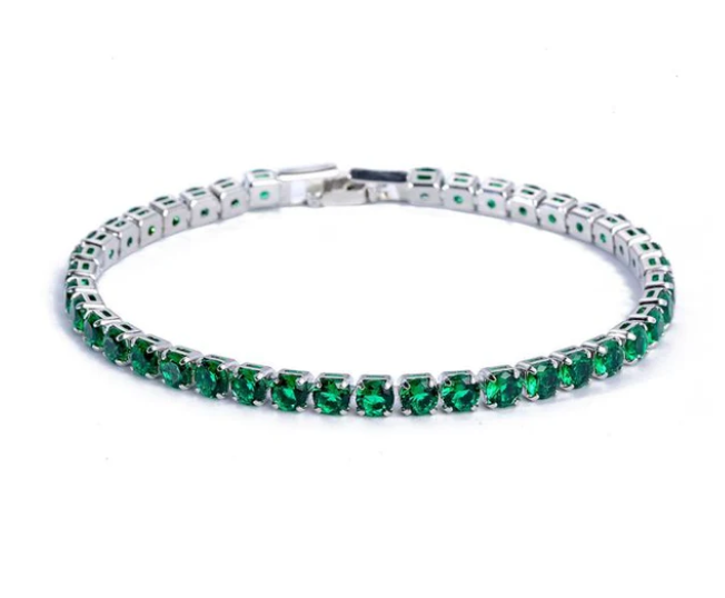 Verstellbares Damen Tennisarmband mit glitzernden Zirkonia-Steinen, perfekt für luxuriöse Akzente.