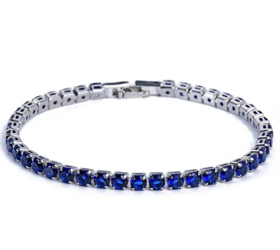 Schimmerndes Damenschmuck Zirkonia Armband, verstellbar und komfortabel für täglichen Luxus.