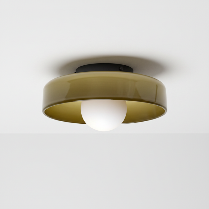 Die SphereGlow Deckenleuchte beleuchtet den Raum mit einem sanften, runden Licht. Ideal für Ambiente.