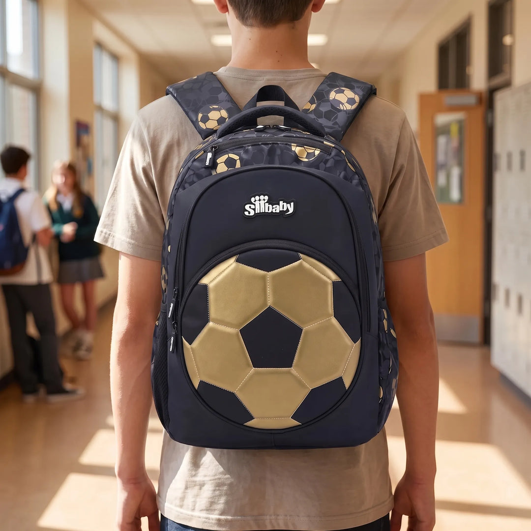 Geräumiger Kinder Schulrucksack mit coolem Fußballmotiv für Jungen. Ergonomisch, ideal für die Schule.