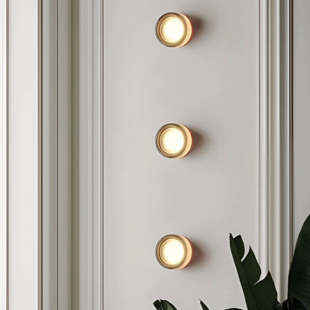 Weiße LED Wandlampe, minimalistisch, rechteckig, perfekt für moderne Innenräume.