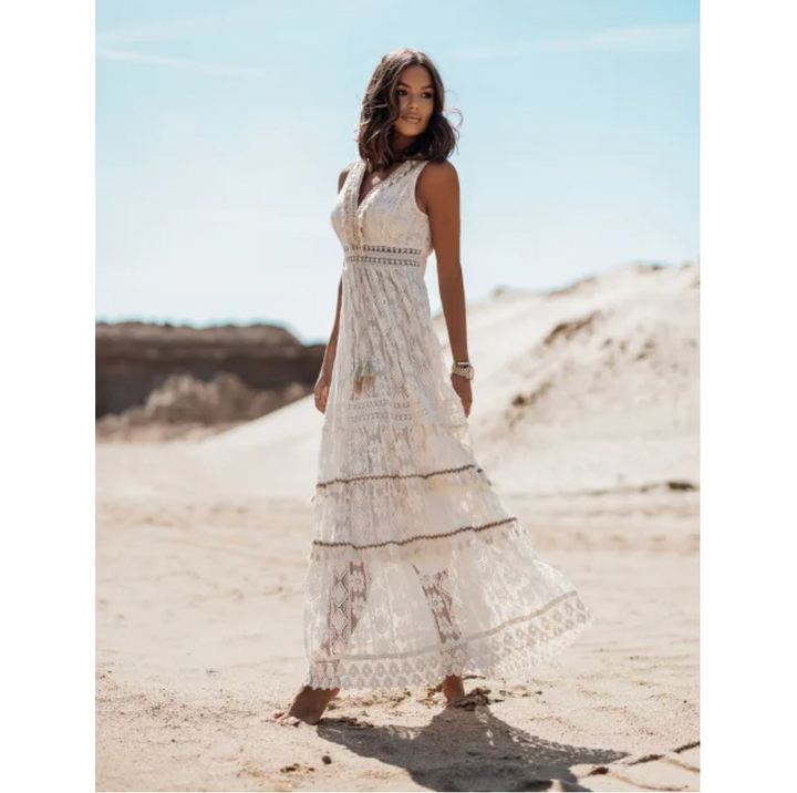 Weißes, stilvolles Damen Sommerkleid, elegant für Partys und festliche Anlässe im Sommer.
