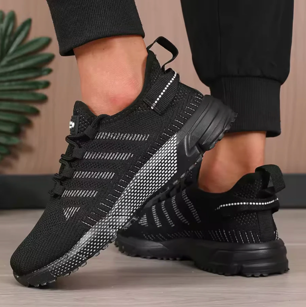 Bequeme Herren Sportschuhe mit atmungsaktivem Obermaterial und rutschfester Sohle für Komfort den ganzen Tag.