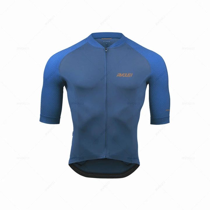 Atmungsaktives Herren Kurzarm Radtrikot und passende Radhose für den sommerlichen Radsport.