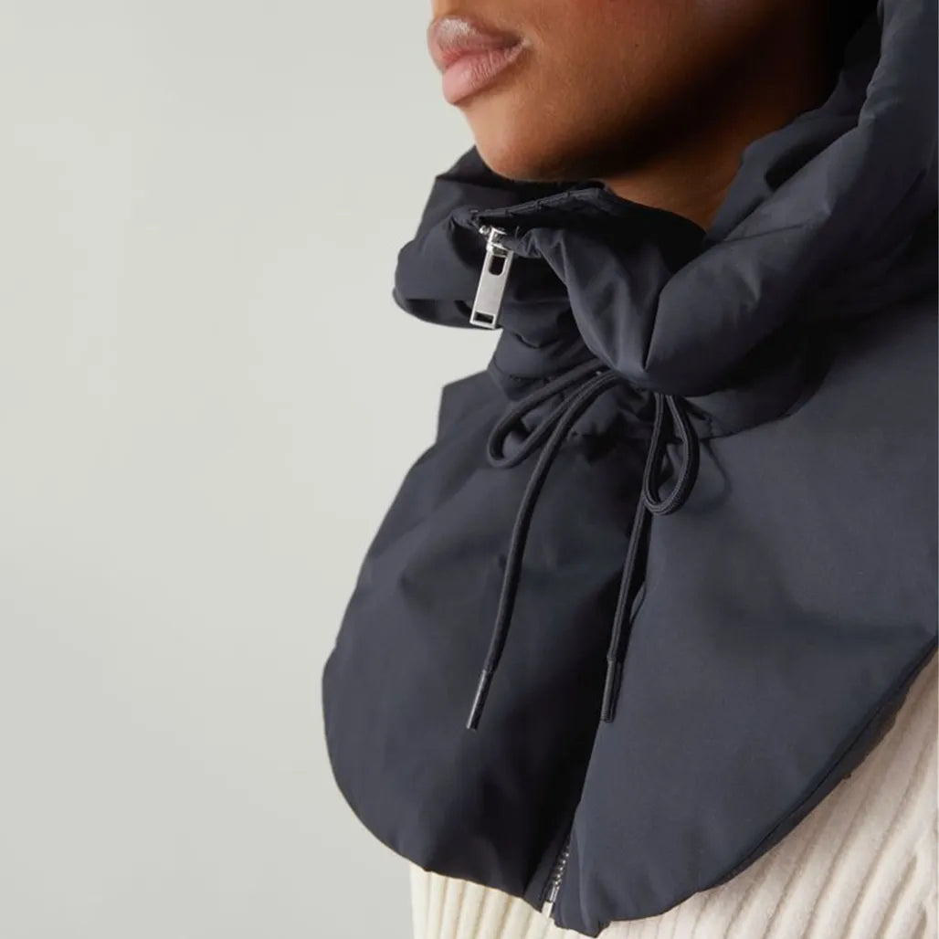 Modischer Damen Winter-Kapuzenschal, kuschelig und wärmend. Ein Must-have für kalte Tage.
