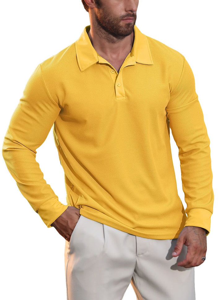 Langarm Poloshirt für Herren, strukturiertes Design, stilvoll & bequem, perfekt für Übergangszeiten.