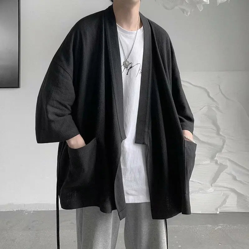 Herren Kimono Cardigan, eine bequeme und atmungsaktive Übergangsjacke für Herren in jeder Größe.