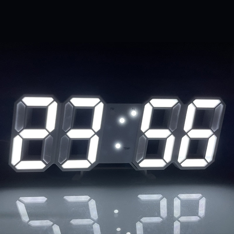 Schwarze moderne LED Wecker mit großem Display, ideal als Wand- oder Tischuhr mit Nachtmodus-Funktion.