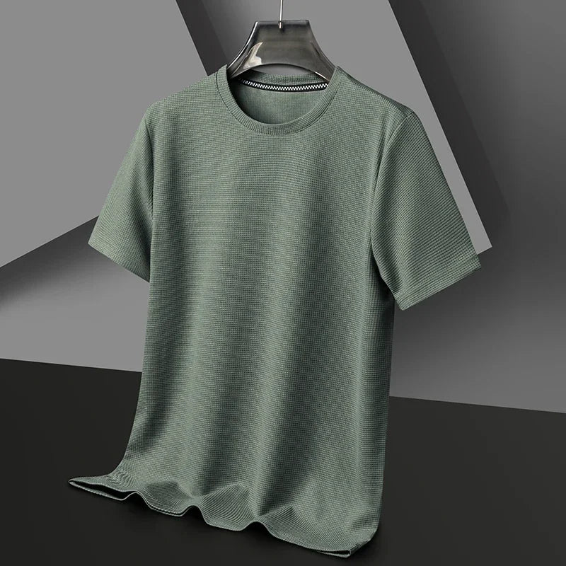 Kurzarm Herren T-Shirt mit einzigartiger Waffelstruktur, ideal für Frühling & Sommer.