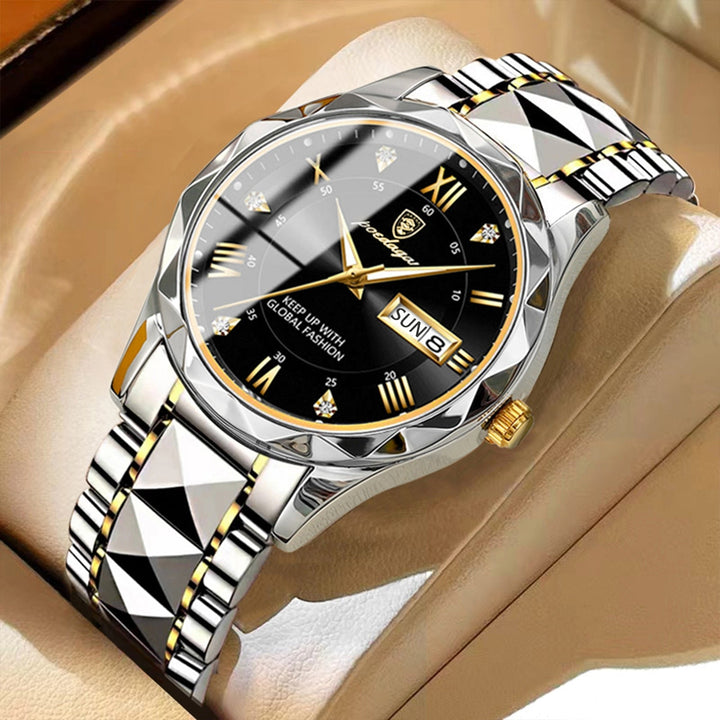 Detailansicht einer glänzenden Herrenuhr aus Edelstahl mit schwarzem Zifferblatt und silbernen Indizes.