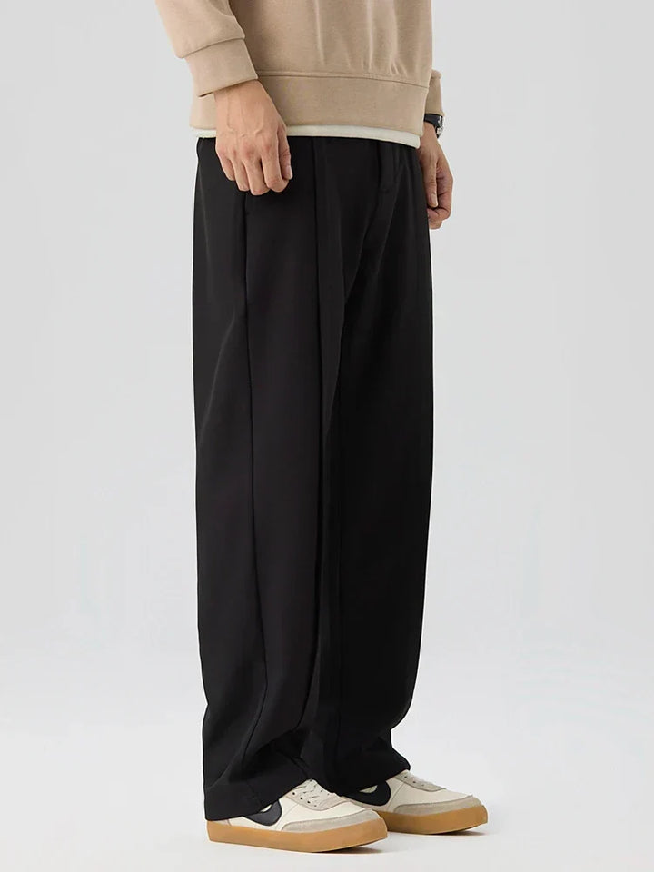 Warme Winter-Herren Stoffhose mit Bundfalten in Grau, elegant & bequem für kältere Tage.
