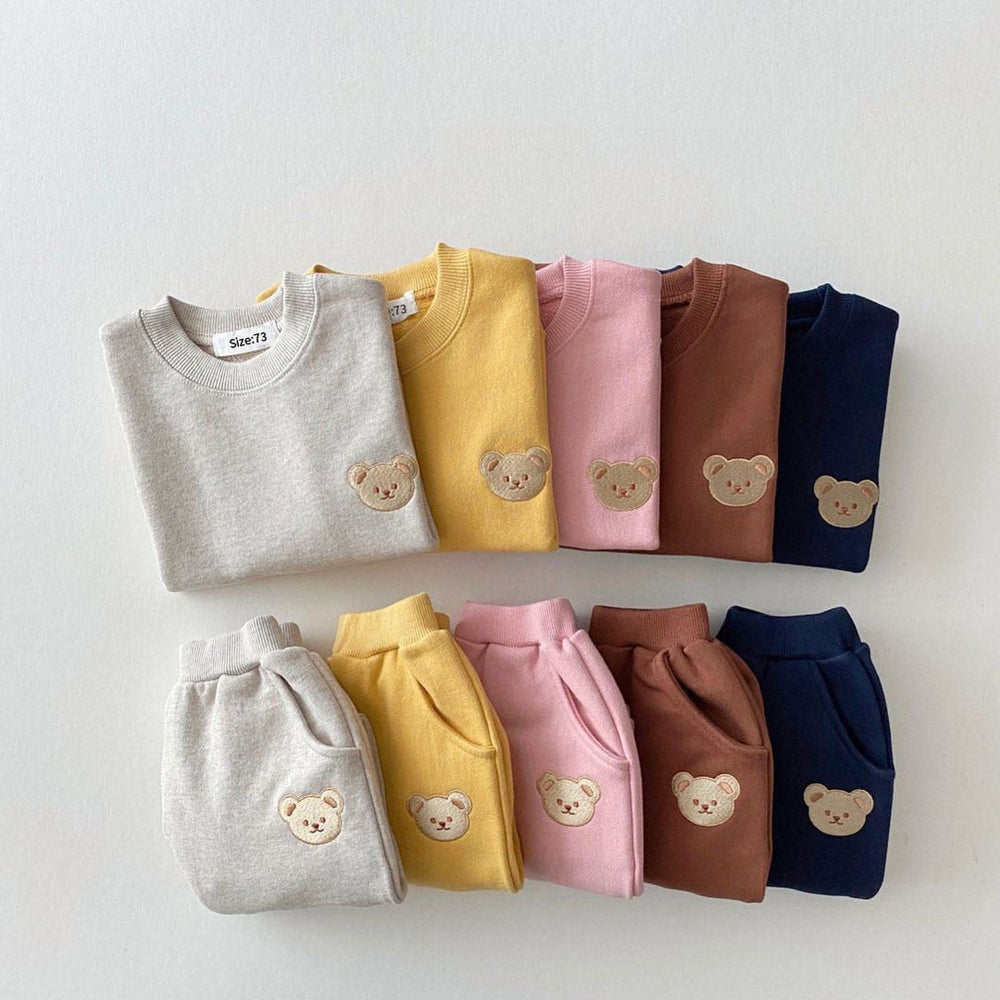 Unisex Babykleidung: Gemütliches Baumwoll-Outfitset für Kleinkinder, perfekt zum Spielen.