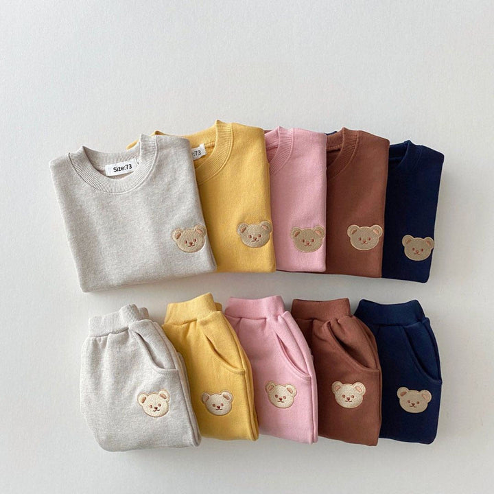 Unisex Babykleidung: Gemütliches Baumwoll-Outfitset für Kleinkinder, perfekt zum Spielen.