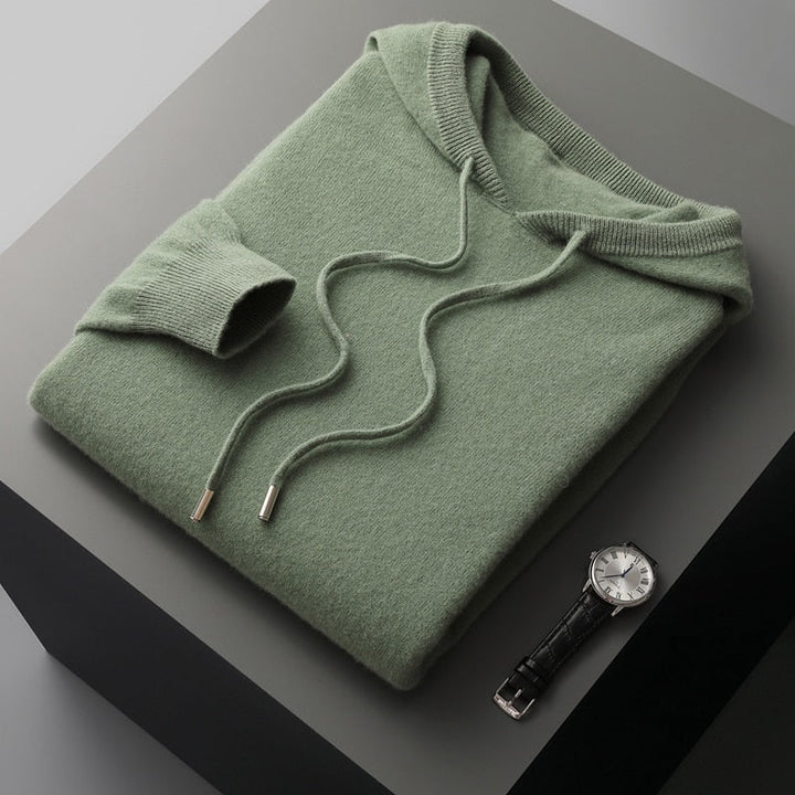 Bequemer Basic Kapuzenpullover für Herren, ideal für ganzjährigen Komfort und Alltag.