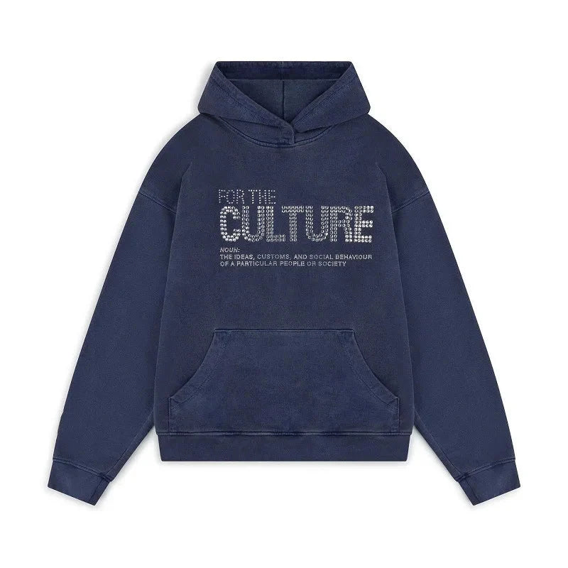 Hochwertiger Herren Streetstyle Hoodie in Schwarz mit auffälligen Strass-Verzierungen und markantem Print.