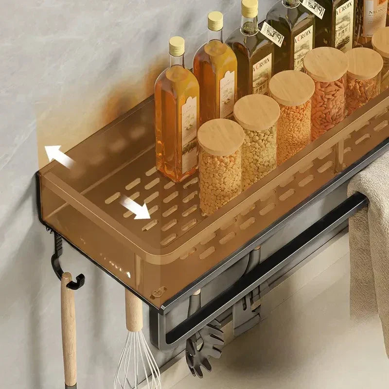 Schwarzes, modernes Küchenregal zur Wandmontage, perfekt für Gewürze & Ordnung.