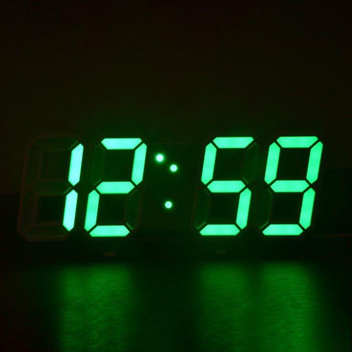 Moderne LED Digitaluhr mit klarem Display, ideal als Wand- oder Tischuhr für stilvolle Zeitanzeige.
