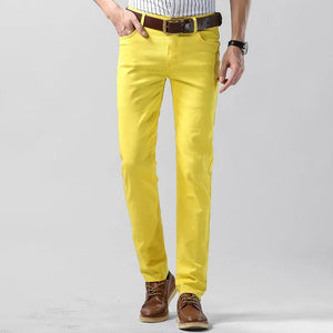 Komfortable, bunte Slim Fit Herrenhose. Ganzjährig tragbar und vielseitig für einen trendigen Look.
