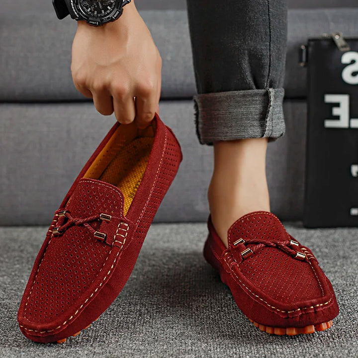 Bequeme Herren-Freizeitschuhe, Slip-On-Loafer mit Perforation für optimale Belüftung im Alltag.