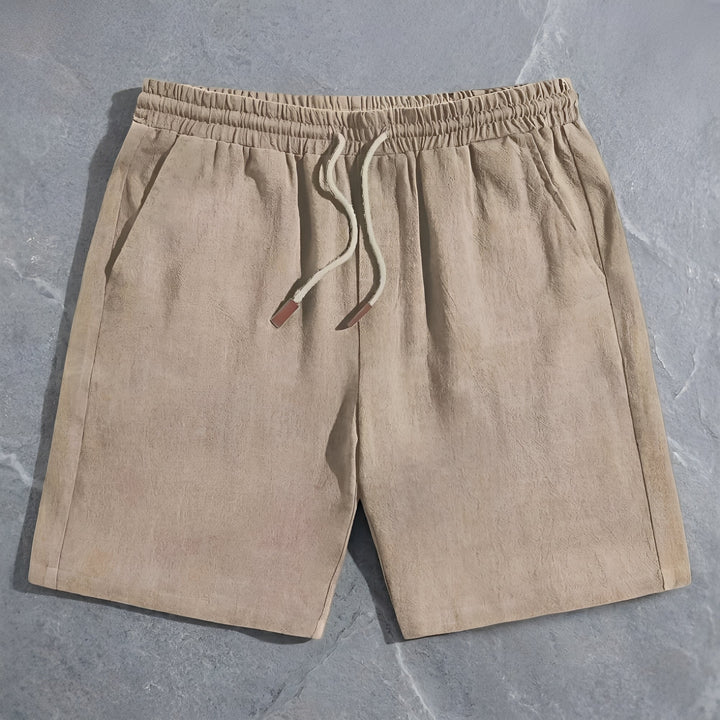 Detailaufnahme der bequemen Herren Shorts mit verstellbarem Kordelzug und elastischem Bund.
