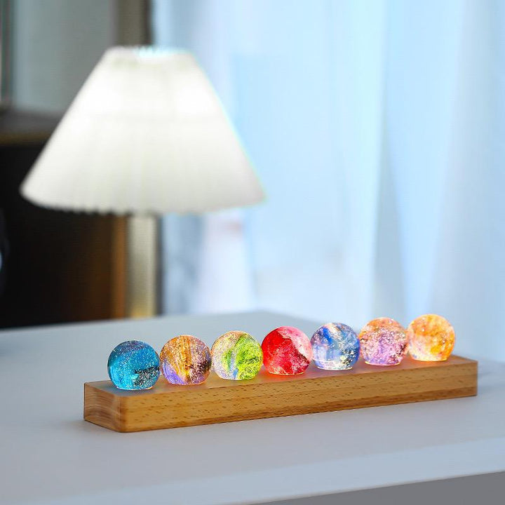 Moderne siebenteilige Aurasphere Kristallkugel Lampe, einzigartige Stimmungsleuchte für jedes Zimmer.