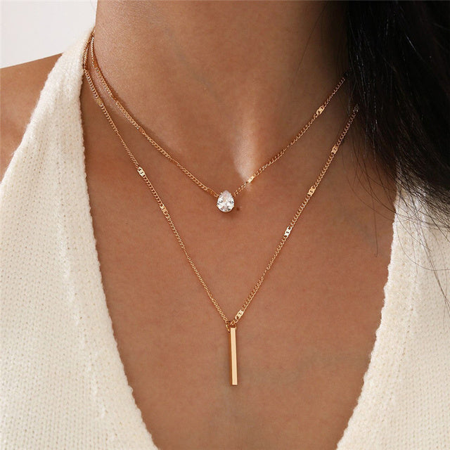 Elegantes Vintage Gold-Halsketten Set für Damen mit Anhänger, perfekt als Geschenk oder Accessoire.