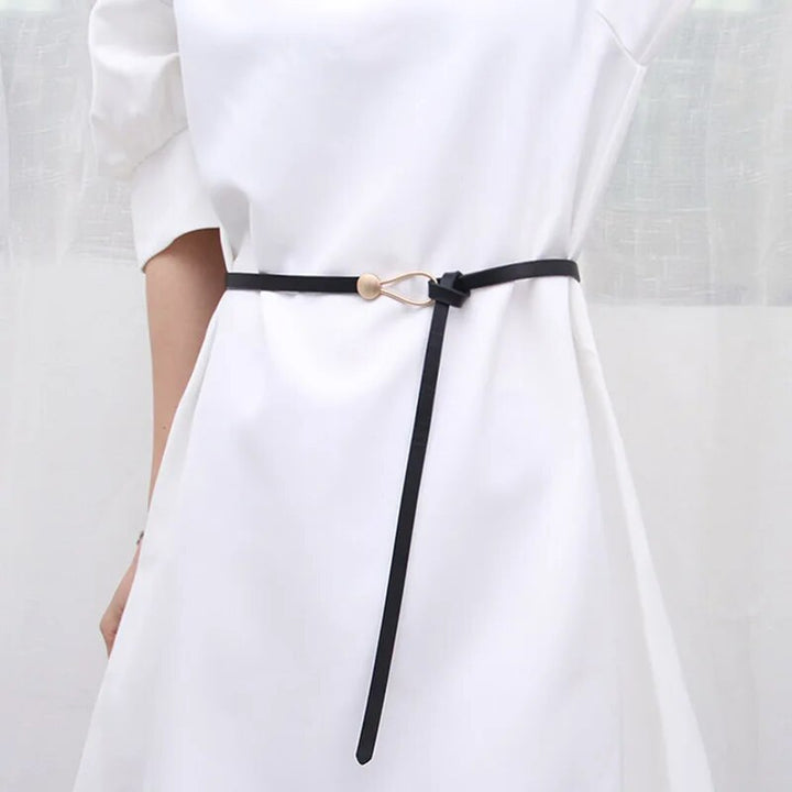 Verstellbarer Damen Gürtel schmal, elegant, um die Taille zu betonen.