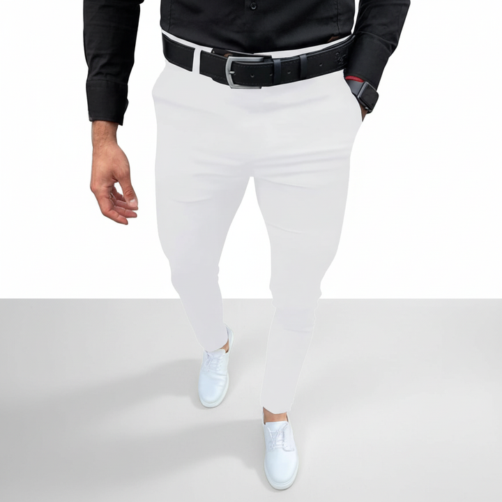 Saum der Pascal Slim Fit Hose: Detailansicht des sauber verarbeiteten Saums für elegante Herrenmode.