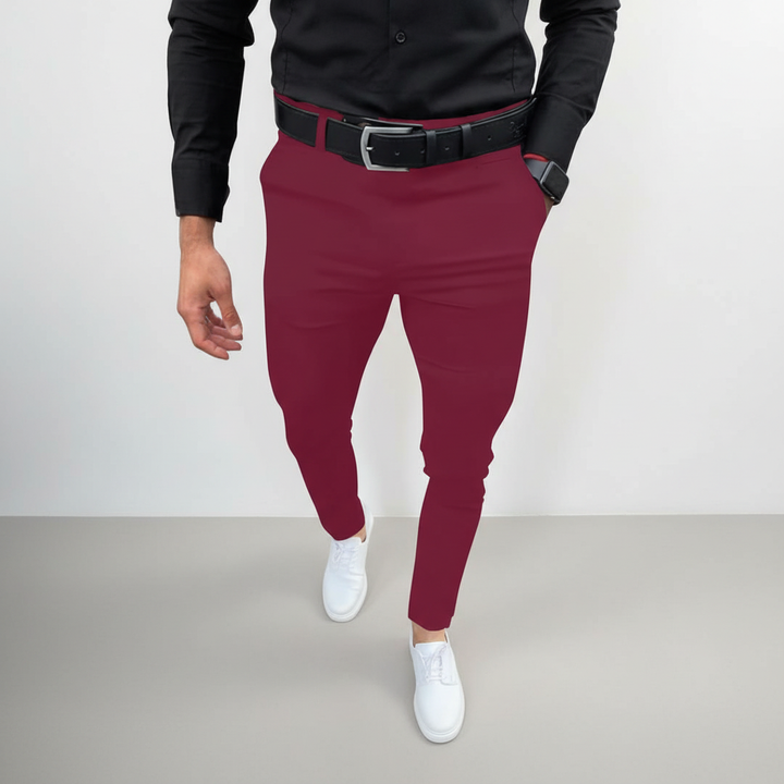 Detail der Slim Fit Hose Pascal: Hochwertiger Stoff der Herrenhose, ideal für Businesslooks & Freizeitoutfits.