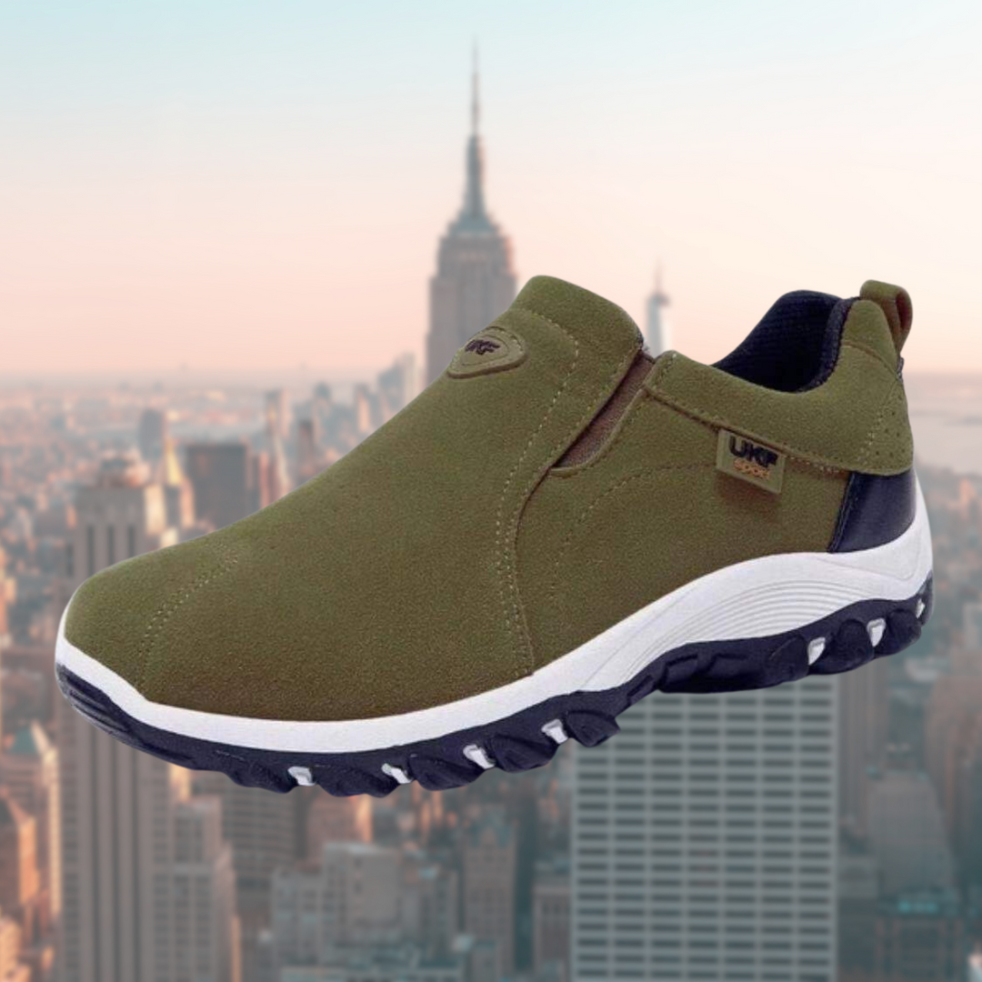 Moderne Herren Slip-On Schuhe in elegantem Grau, bieten durch stoßdämpfende Sohle und atmungsaktives Design Komfort.