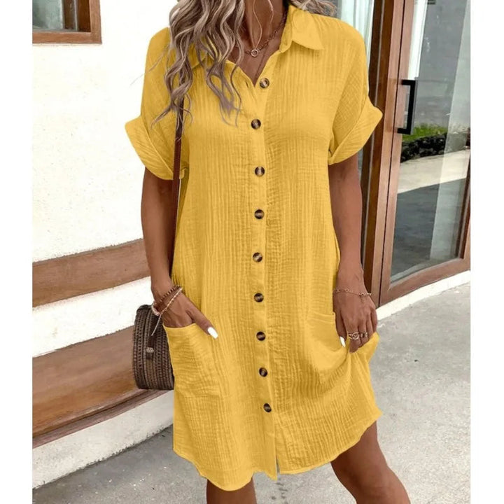 Luftiges Damen Sommerkleid, fließend und elegant. Perfektes Sommeroutfit für entspannte Tage.