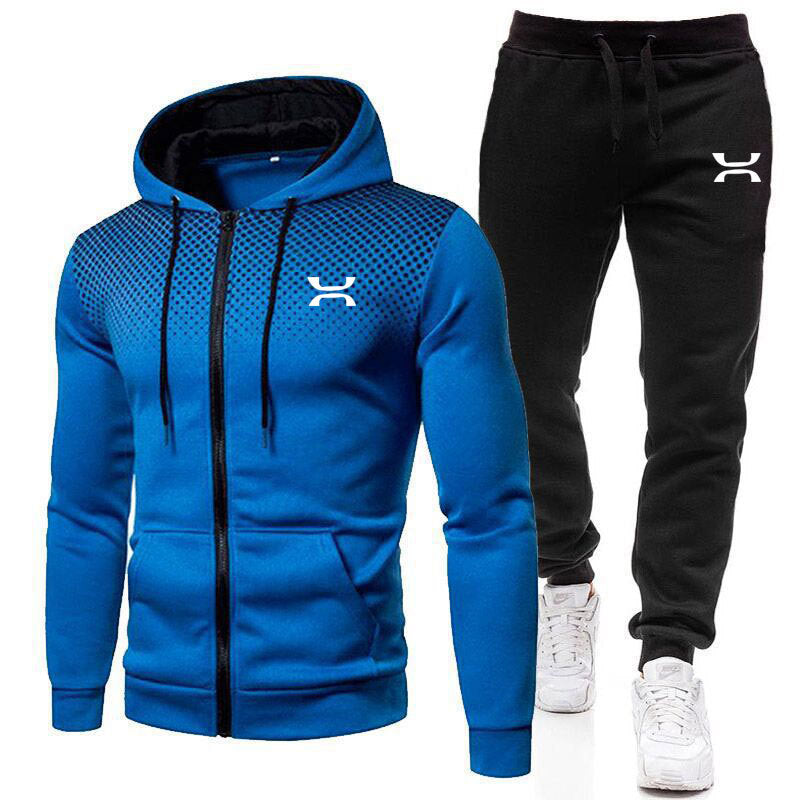 Komfortabler Herren Trainingsanzug mit Kapuzenjacke und Jogginghose für Sport, Fitness und Entspannung.